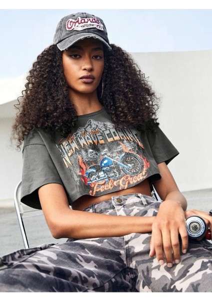 Kadın Oversize Crop New Wave Comine Baskılı fiyatları