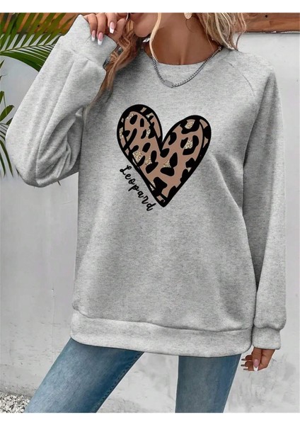 Kalp Baskılı Oversize Sıfır Yaka Sweatshirt fiyatları