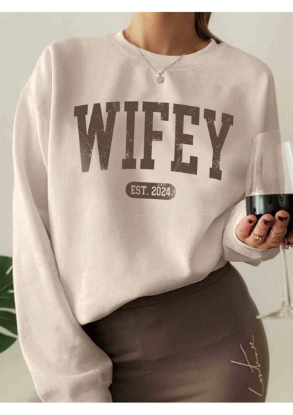Wifey 2024 Evli Baskılı Bisiklet Yaka Kadın Oversize Sweatshirt