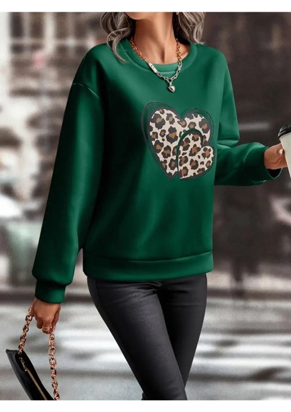 Kalp Baskılı Oversize Sıfır Yaka Sweatshirt modelleri