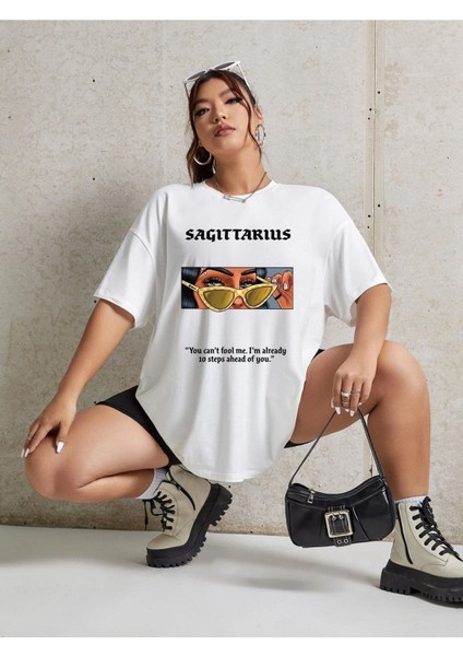 Beyaz Oversize T-Shirt Sagıttarıus Baskılı