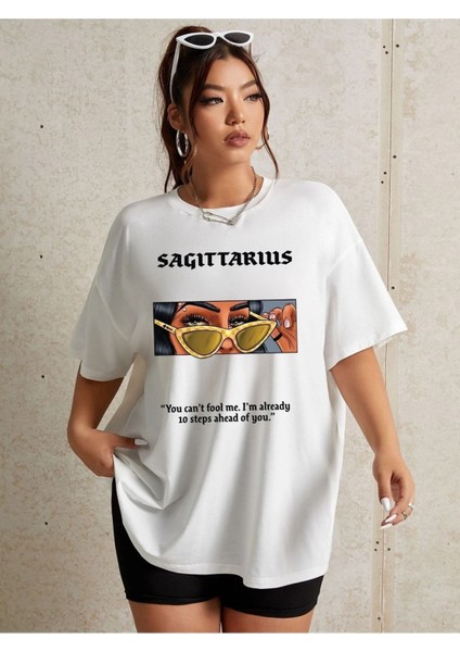 Beyaz Oversize T-Shirt Sagıttarıus Baskılı