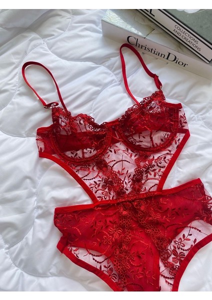 Yeni Yıla Özel Kırmızı Brode Balenli Kapsız Bodysuit