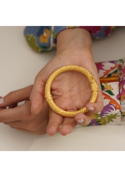 22 Ayar Otantik Gate Mini Burgu Altın Kelepçe