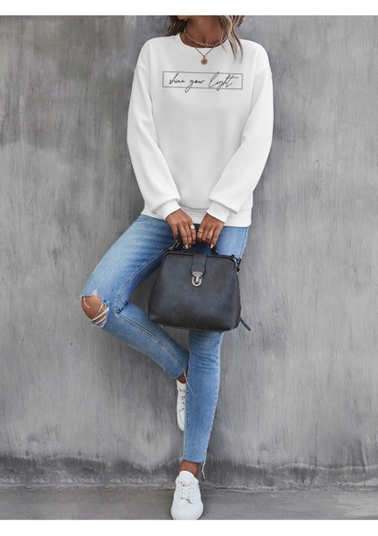 Shine Your Light Baskılı Bisiklet Yaka Beyaz Kadın Sweatshirt fiyatları