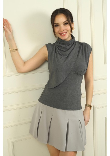 Kadın Degaje Yaka Önü Büzgülü Kolsuz Likralı Bluz