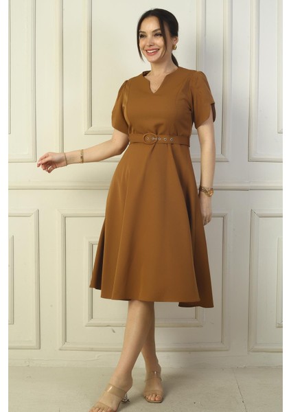 V Yaka Kol Detaylı Beli Kemerli Elbise