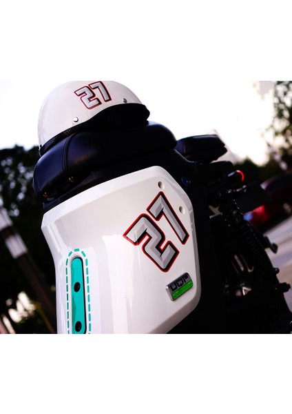 100X64MM Araba Stil ve Etiketler Üç Boyutlu Gerçekçi Arap Rakamları Motosiklet Kafa Gövde Yarış Pist Kask Sticker Reflektif (Yurt Dışından) modelleri