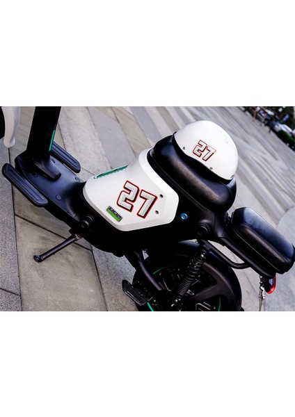 100X64MM Araba Stil ve Etiketler Üç Boyutlu Gerçekçi Arap Rakamları Motosiklet Kafa Gövde Yarış Pist Kask Sticker Reflektif (Yurt Dışından) fırsatları