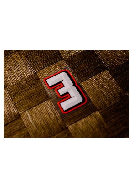 100X64MM Araba Stil ve Etiketler Üç Boyutlu Gerçekçi Arap Rakamları Motosiklet Kafa Gövde Yarış Pist Kask Sticker Reflektif (Yurt Dışından) indirimleri