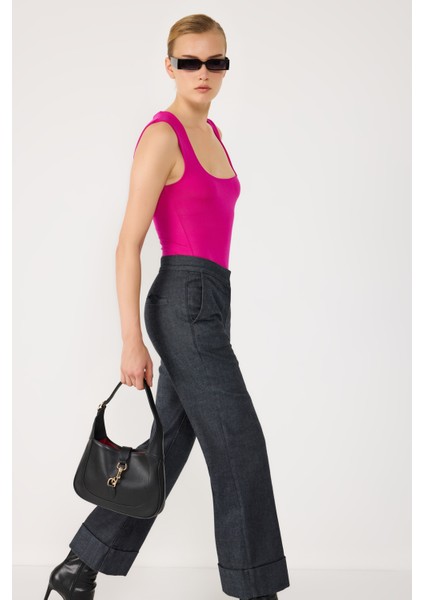 Kare Kesim Dekolteli Bodysuit