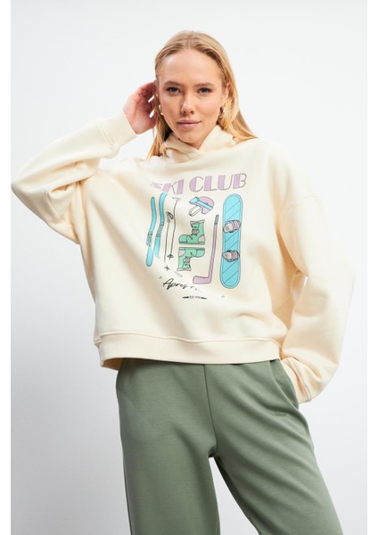 Club Baskılı Sweatshirt - Kemik fiyatları