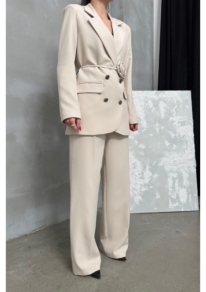 Kadın Ikili Blazer Ceket Pantolon Takım Aksesuar ve Düğme Detaylı Bol Paça modelleri