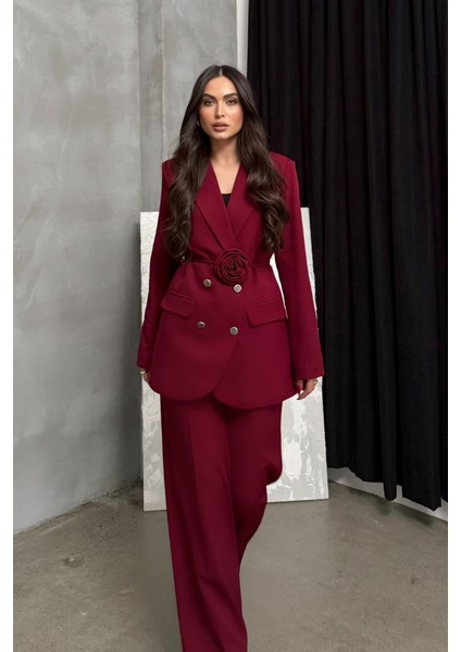 Kadın Ikili Blazer Ceket Pantolon Takım Aksesuar ve Düğme Detaylı Bol Paça