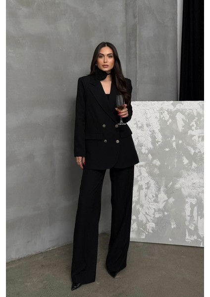 Kadın Ikili Blazer Ceket Pantolon Takım Aksesuar ve Düğme Detaylı Bol Paça