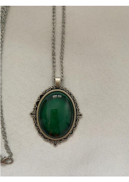 Iznik Çini Kolye Yeşil Renkli Model El Boyaması Gümüş Renk fiyatları