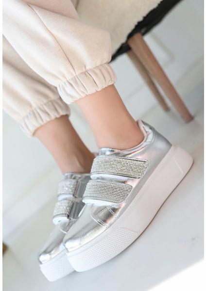 Dirla Gümüş Rugan Spor Ayakkabı fiyatları