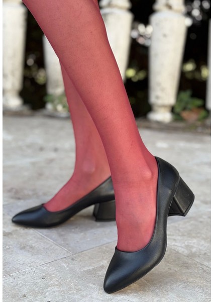 Metri Siyah Cilt Topuklu Ayakkabı