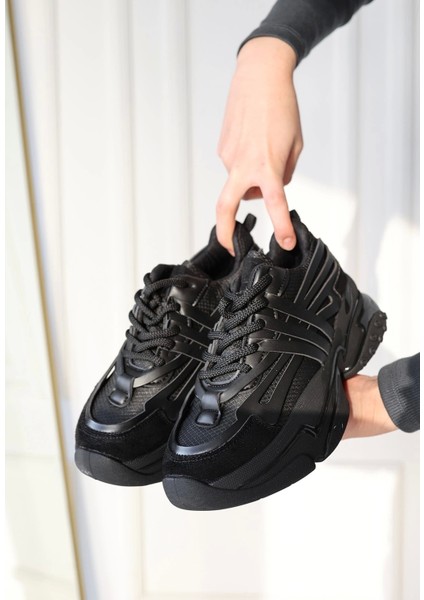 Nicole Siyah Cilt Bağcıklı Spor Ayakkabı fiyatları