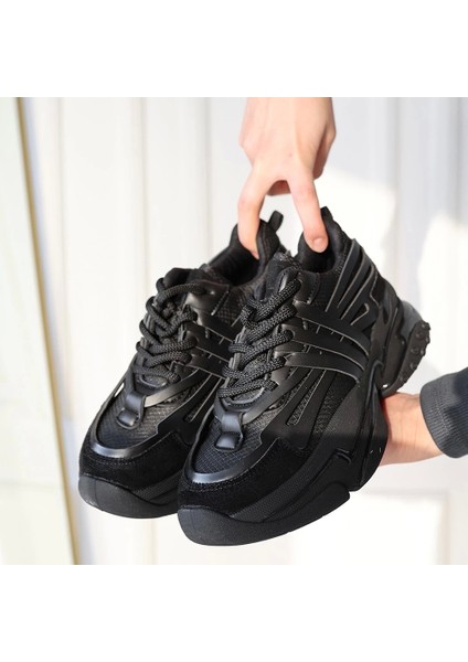 Nicole Siyah Cilt Bağcıklı Spor Ayakkabı fırsatları