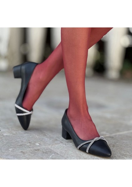 Rewen Siyah Cilt Topuklu Ayakkabı fırsatları