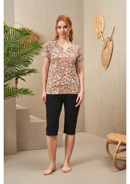 25178 Kadın V Yaka Kısa Kollu Çiçek Desenli Kapri Takım modelleri