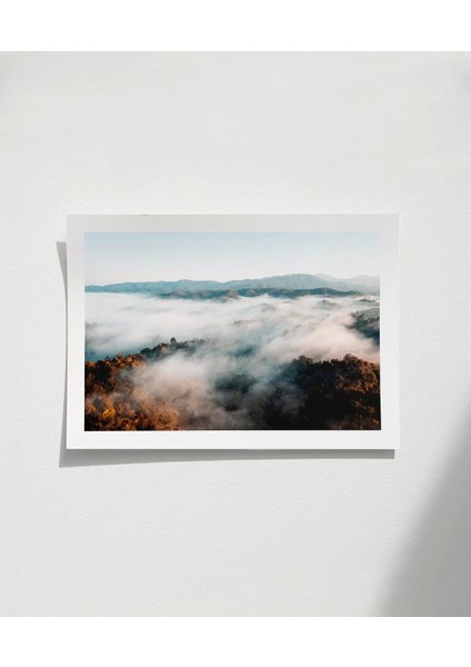 Çerçevesiz Poster Sislerin Ötesinde