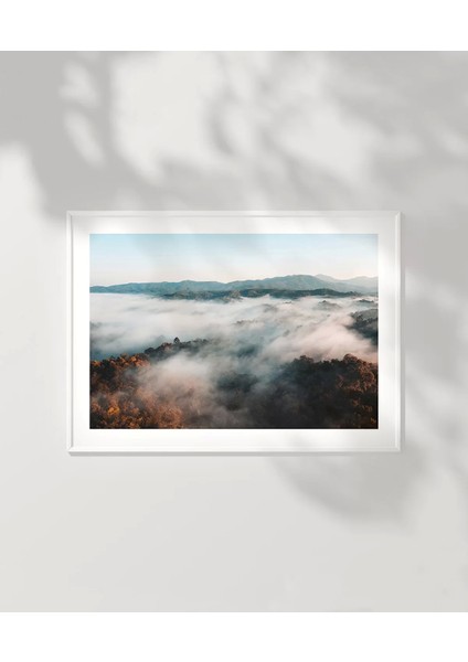 Çerçevesiz Poster Sislerin Ötesinde indirimleri