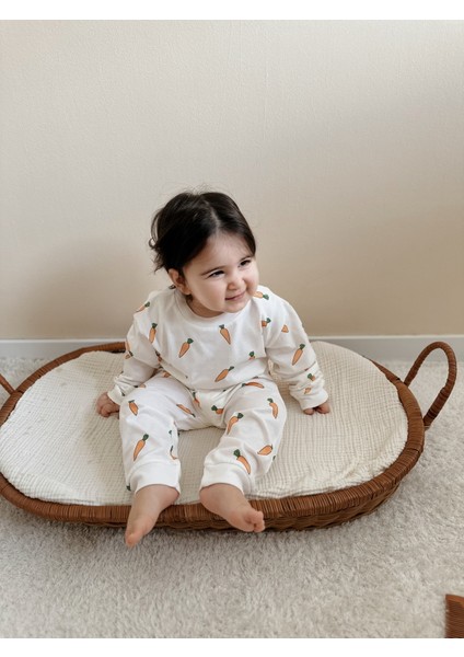 Havuç Desenli Kız Erkek Uzun Kollu Pijama Takımı