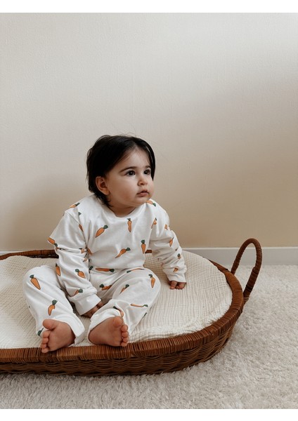 Havuç Desenli Kız Erkek Uzun Kollu Pijama Takımı