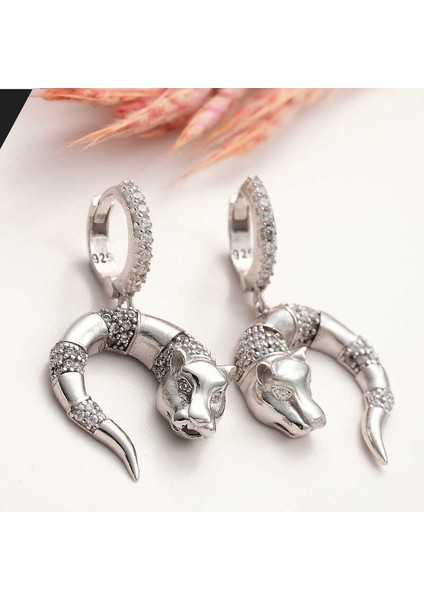 ​gümüş Sallantılı Kaplan Figürlü Kadın Küpe