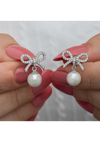 Gümüş Fiyonk Inci Kadın Çivili Küpe