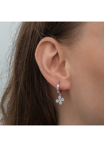 ​gümüş Sallantılı Yonca Kadın Küpe fırsatları