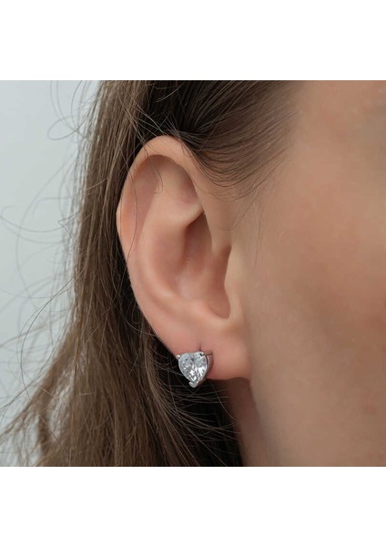 Gümüş Beyaz Kalpli Çivili Kadın Küpe fırsatları