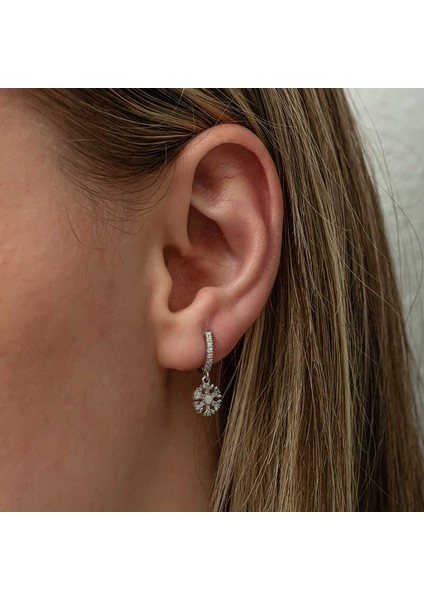 Gümüş Sallantılı Kar Tanesi Kadın Küpe modelleri