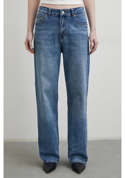 Beş Cepli Yüksek Bel Boru Paça Jean Mavi fırsatları