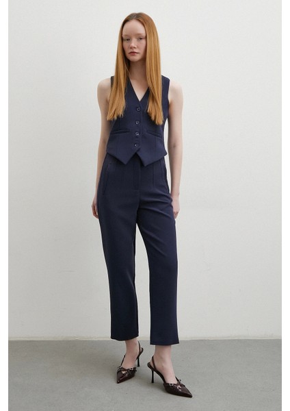 Önü Pensli Skinny Kumaş Pantolon Lacivert modelleri