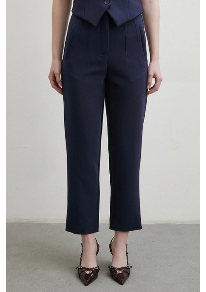 Önü Pensli Skinny Kumaş Pantolon Lacivert fırsatları