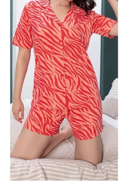 Kadın Pamuklu Kırmızı Desenli Önden Düğmeli & Şortlu Pijama Takımı Q6U1O0K6KA
