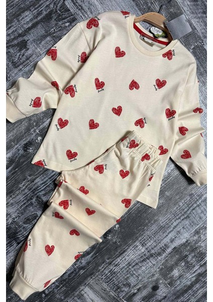 Kız Çocuk Küçük Sevimli Kalp Baskılı Krem Pijama Takımı indirimleri
