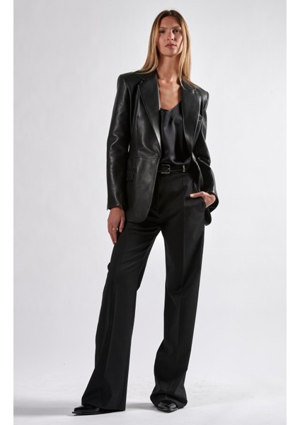 Kolları Fermuarlı Cep Detaylı Siyah Deri Ceket fiyatları