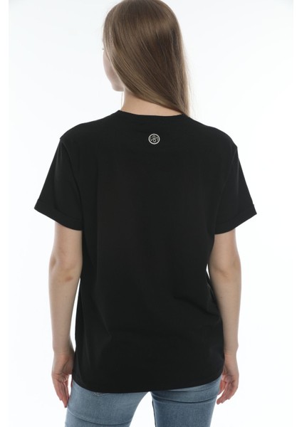 Yuvarlak Yaka Siyah Boyfrıend Organik Pamuk T-Shirt indirimleri