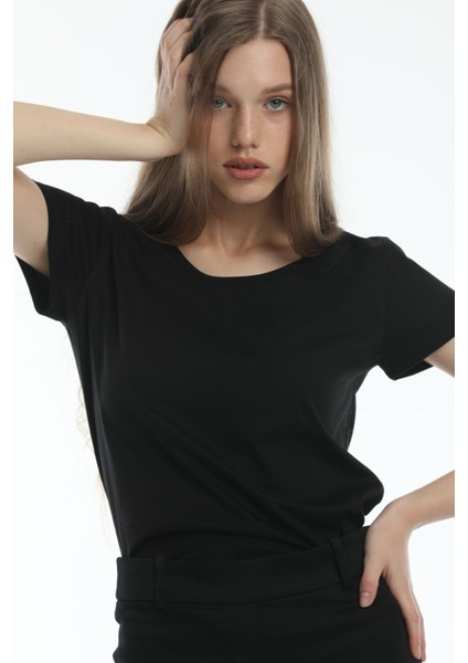 Yuvarlak Yaka Siyah Regular Boxy Organik Pamuk T-Shirt modelleri