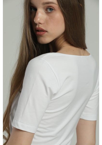 U Yaka Beyaz Slim Fit Base Organik Pamuk T-Shirt indirimleri