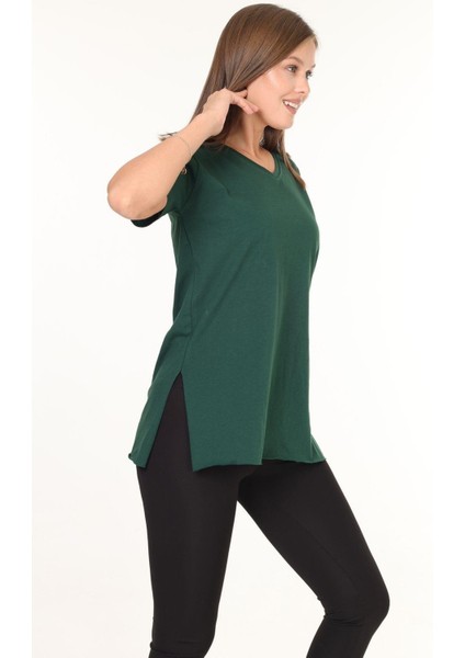 %100 Pamuk Kadın Zümrüt Yeşili V Yaka Yanı Yırtmaçlı Asimetrik Penye Pamuk Örme T-Shirt Tunik