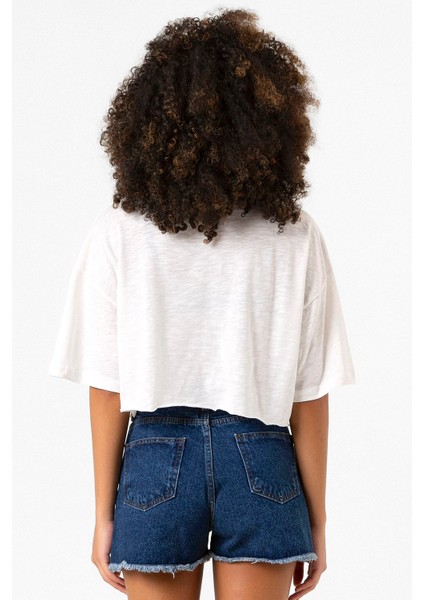 Happy New Year 2025 Essential Beyaz Kırçıllı Kadın Crop Tshirt fırsatları