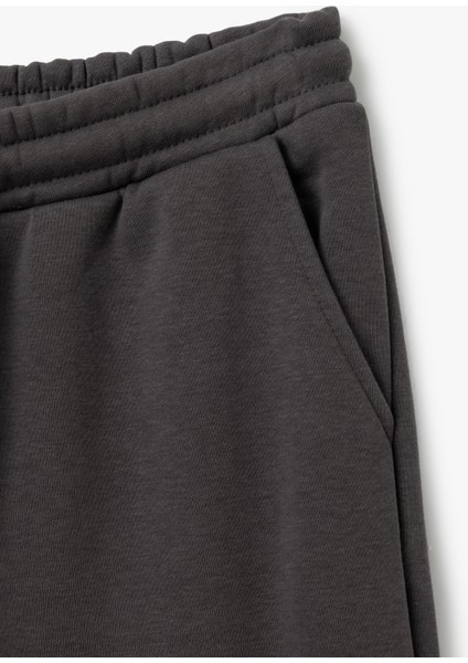 Beli Bağcıklı Cep Detaylı Rahat Kalıp Jogger Eşofman Altı indirimleri