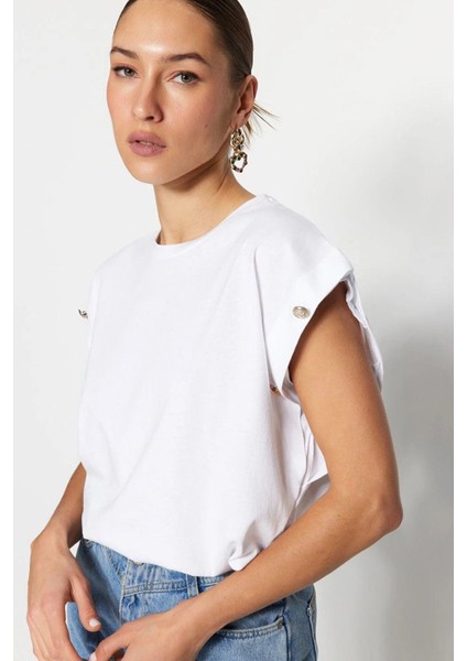 Beyaz %100 Pamuk Düğmeli Vatka Görünümlü Basic Bisiklet Yaka Örme T-Shirt fiyatları