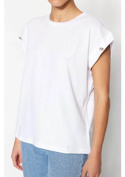 Beyaz %100 Pamuk Düğmeli Vatka Görünümlü Basic Bisiklet Yaka Örme T-Shirt indirimleri