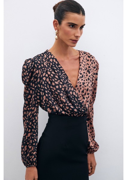 Kruvaze Desenli Bodysuit - Siyah-Camel